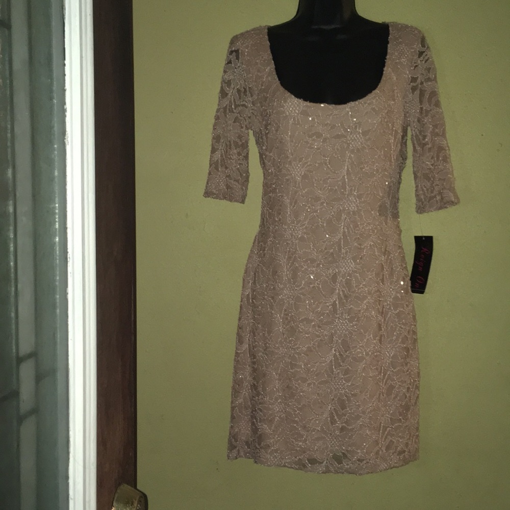Bran new Cute Dress Reign On size M. Color Blush.